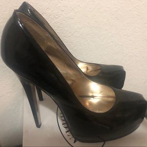 Steve Madden Platform Pump